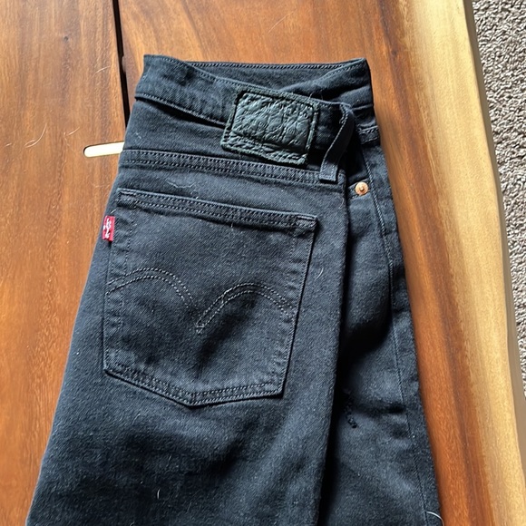 Levi’s Wedgie Icon High Rise Destroyed Denim Jeans Size 27 - Picture 3 of 4